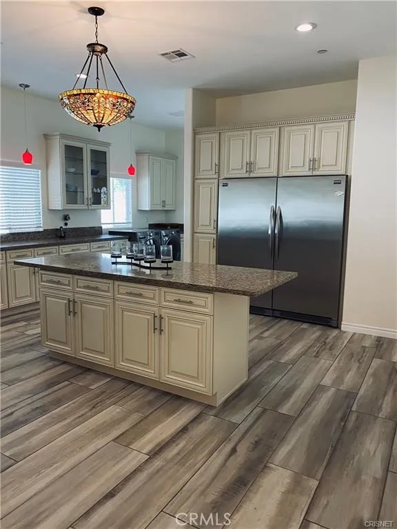 19238 Arminta, Reseda, CA, 91335