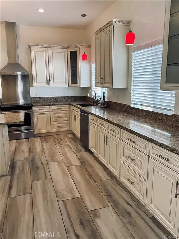 19238 Arminta, Reseda, CA, 91335