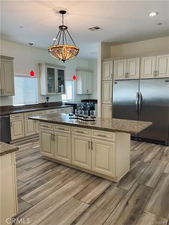 19238 Arminta, Reseda, CA, 91335