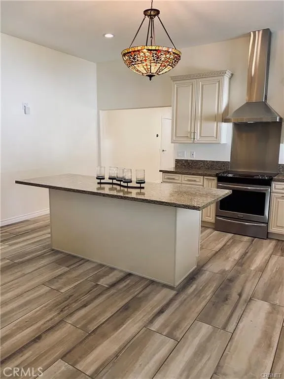 19238 Arminta, Reseda, CA, 91335