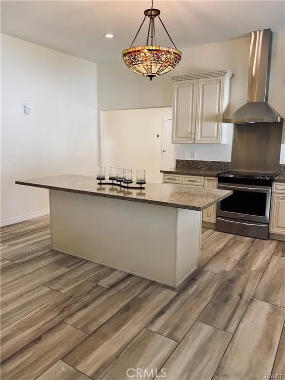 19238 Arminta, Reseda, CA, 91335