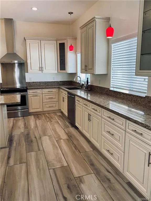 19238 Arminta, Reseda, CA, 91335