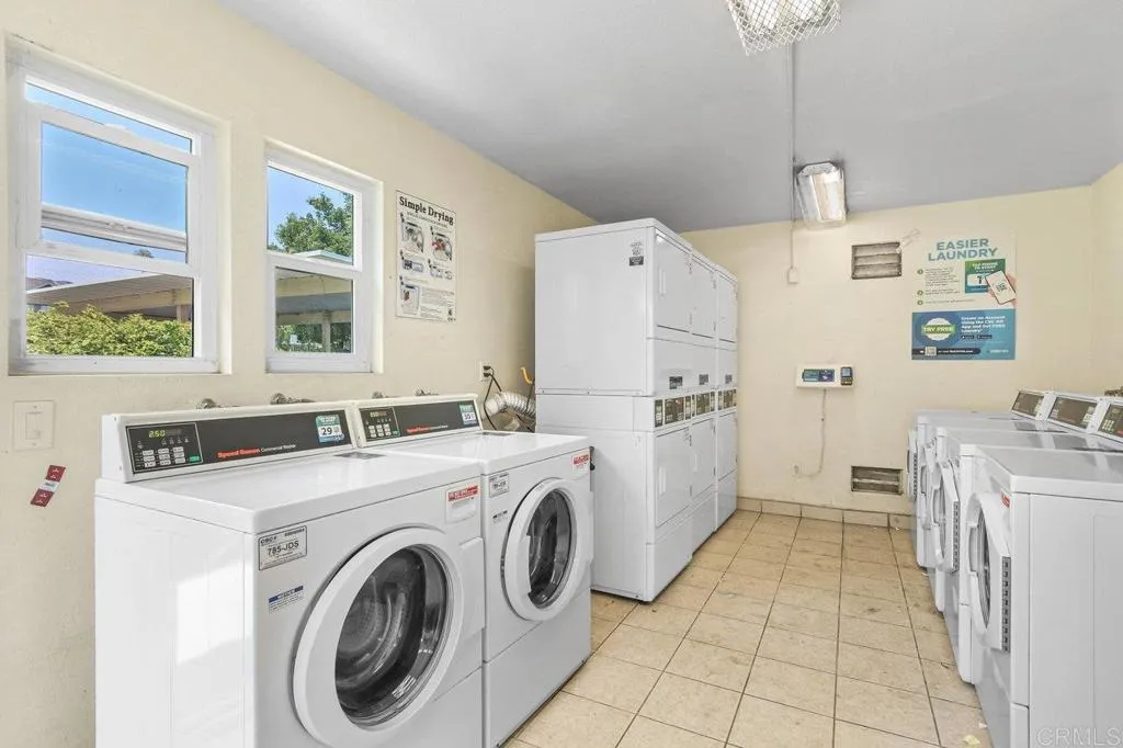 https://cdn.realtyfeed.com/cdn/127/306518441/75ece260e2bdb8a340ee2b0925fefe17.webp