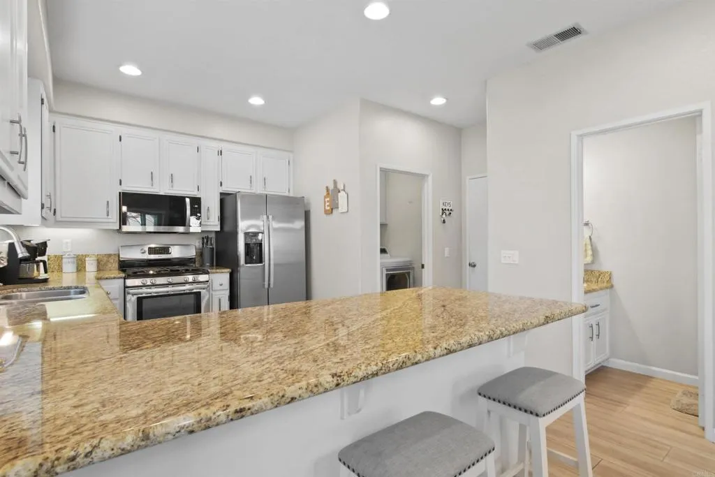 https://cdn.realtyfeed.com/cdn/127/306518447/2e04d42f01dfa1b7957f249c87243be2.webp