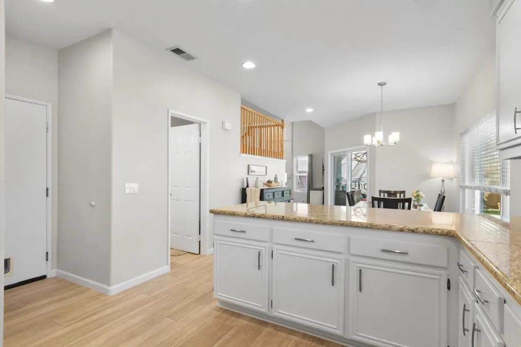 https://cdn.realtyfeed.com/cdn/127/306518447/b7a086d34d6534afa6144d4cd51ea402.webp