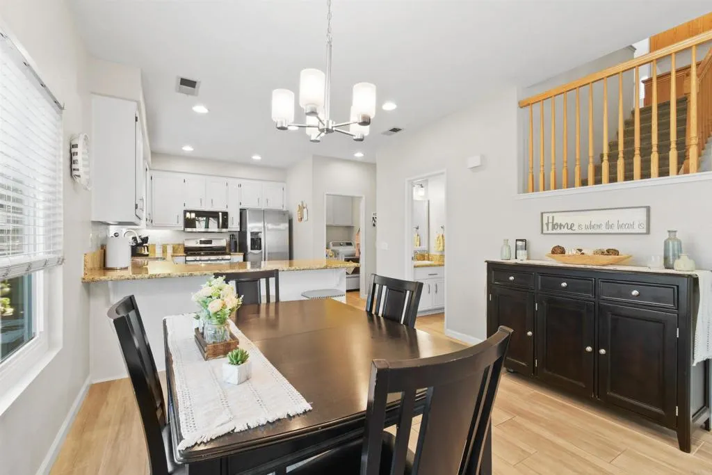 https://cdn.realtyfeed.com/cdn/127/306518447/f0e2bb0c551bf323b0cec19da53b3014.webp