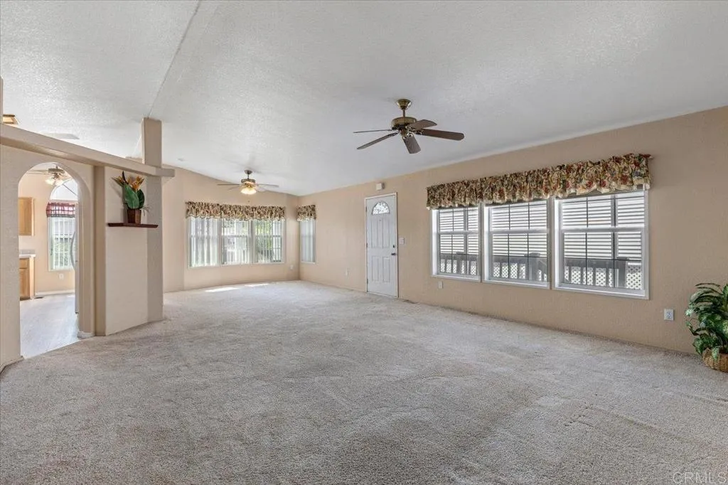 https://cdn.realtyfeed.com/cdn/127/306518450/132c480c1bd2ba04ec951f967fc0ea11.webp