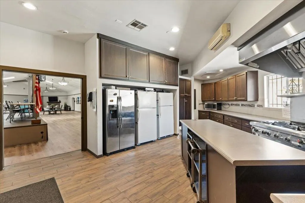 https://cdn.realtyfeed.com/cdn/127/306518450/383c8a50fb0986817056e8aba58c5a2d.webp