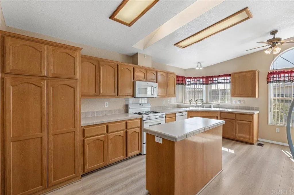 https://cdn.realtyfeed.com/cdn/127/306518450/677c0692f38add74aba7dbb3fa6d6b1d.webp