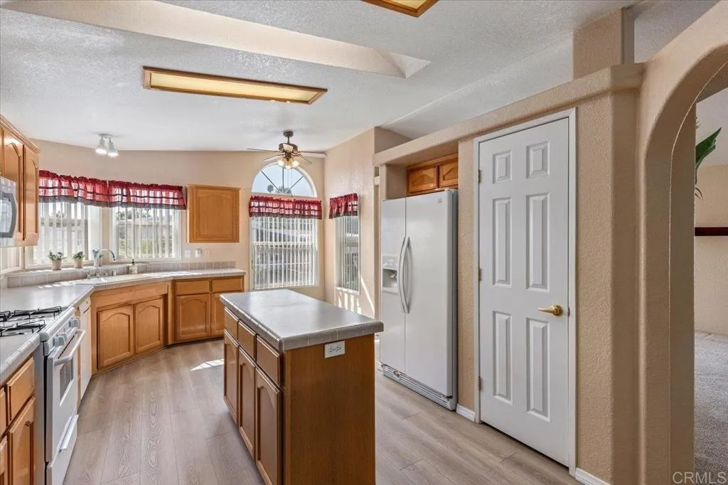 https://cdn.realtyfeed.com/cdn/127/306518450/858d527da50a9e0c66b9fdd18135951a.webp
