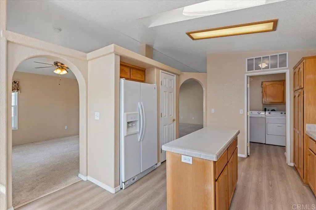 https://cdn.realtyfeed.com/cdn/127/306518450/aaa7617f2c36302f85fe73132a39e249.webp