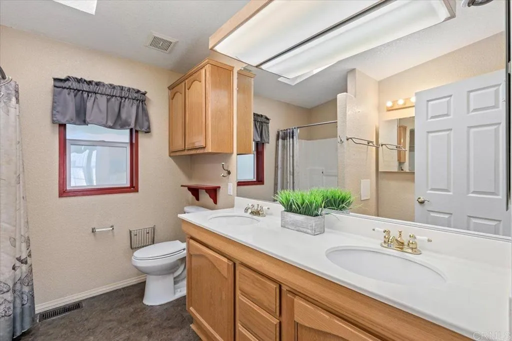https://cdn.realtyfeed.com/cdn/127/306518450/b97234332ae368597e9f1b0e1193c326.webp