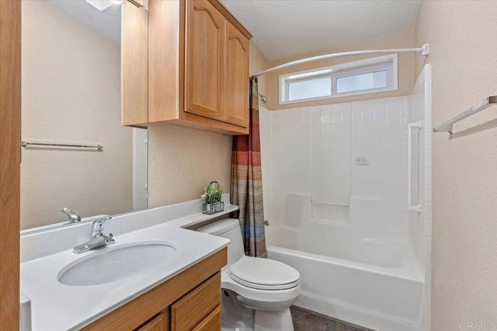 https://cdn.realtyfeed.com/cdn/127/306518450/be69800a4e6afa3e8ad47d0e47fc812b.webp