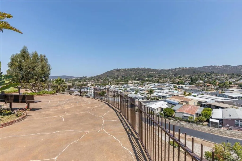 https://cdn.realtyfeed.com/cdn/127/306518450/d49a7cd4f9488e5b1fbca8f938b5d645.webp