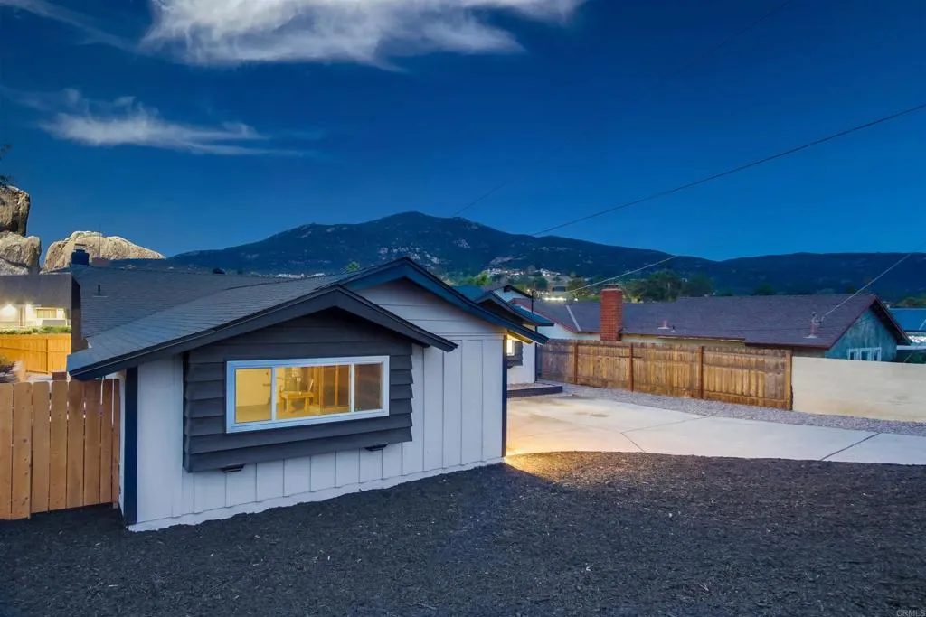 https://cdn.realtyfeed.com/cdn/127/306518459/27e56e038bff8d00439f301c356dbca6.webp