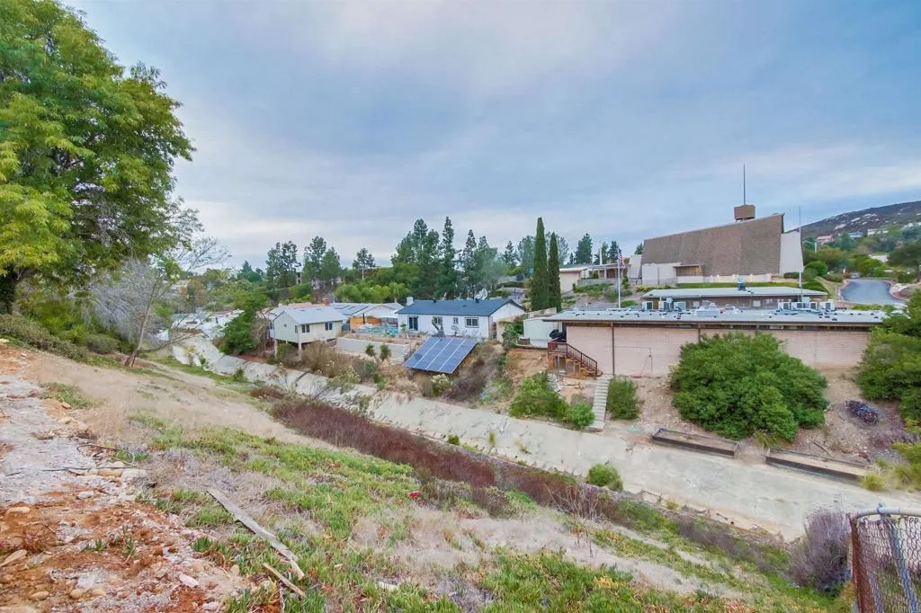 https://cdn.realtyfeed.com/cdn/127/306518459/83243db07005380a99e703b5d9dc8580.webp
