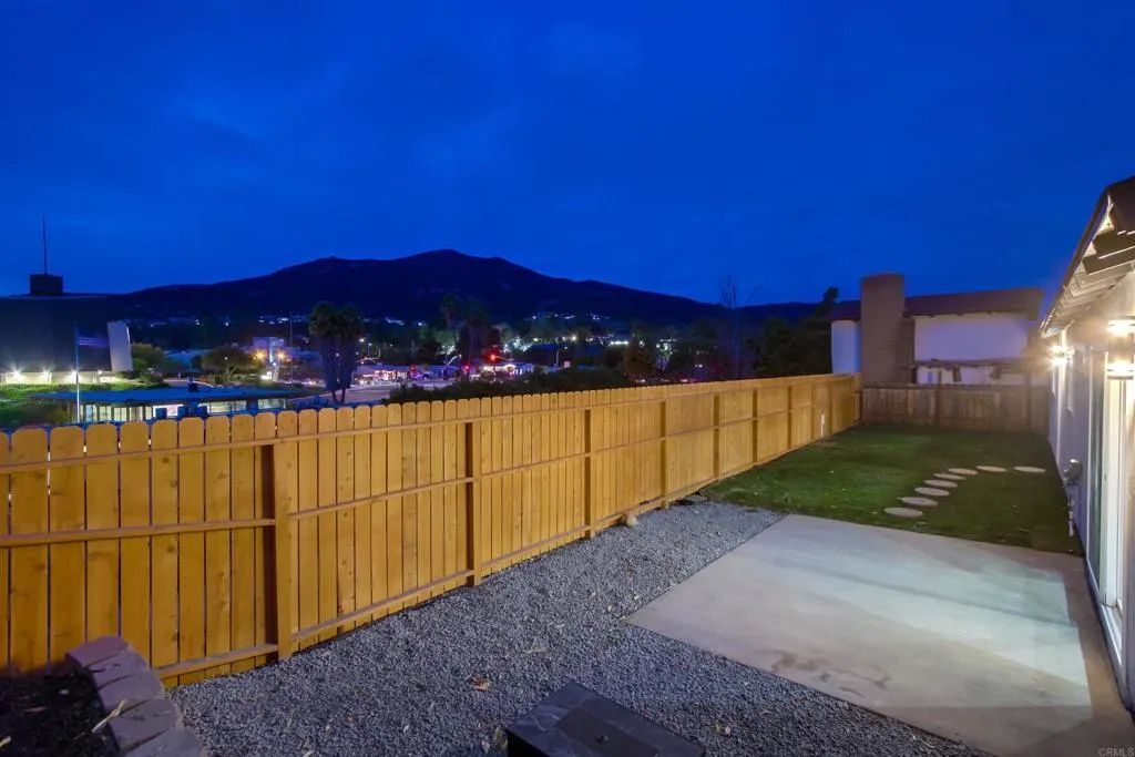 https://cdn.realtyfeed.com/cdn/127/306518459/9e81b3998eaadeeffaa3d82c120aefcb.webp