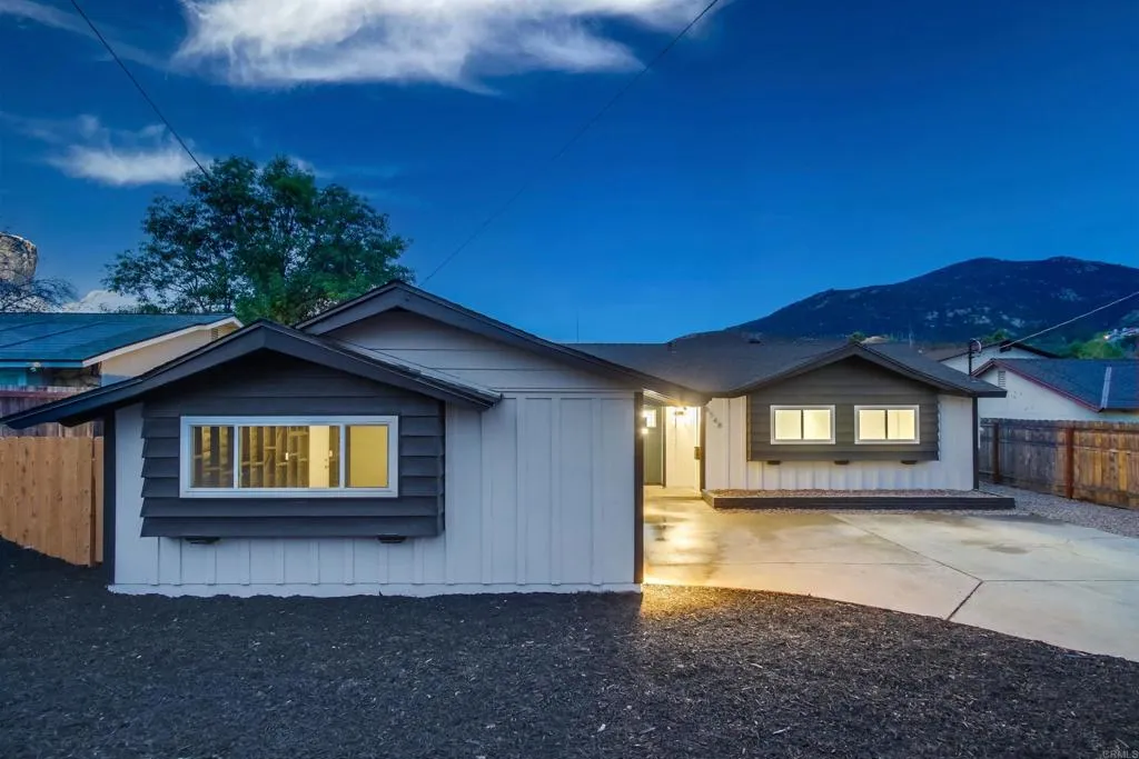 https://cdn.realtyfeed.com/cdn/127/306518459/b3184af19bde20b332231bb9d5944058.webp