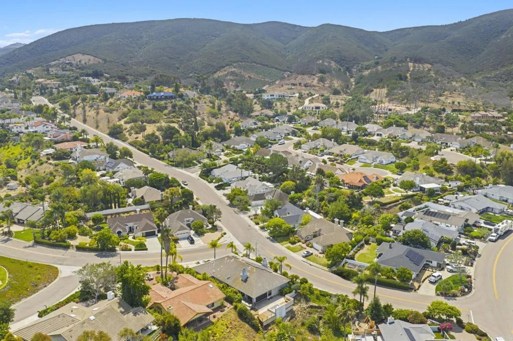 https://cdn.realtyfeed.com/cdn/127/306518490/00ac1c651b2feeb45f3fca9f7efcd11b.webp