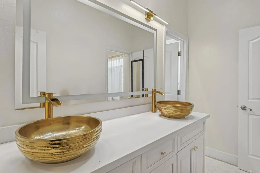 https://cdn.realtyfeed.com/cdn/127/306518490/01371c33d565aa71c35d35380f37bf7e.webp