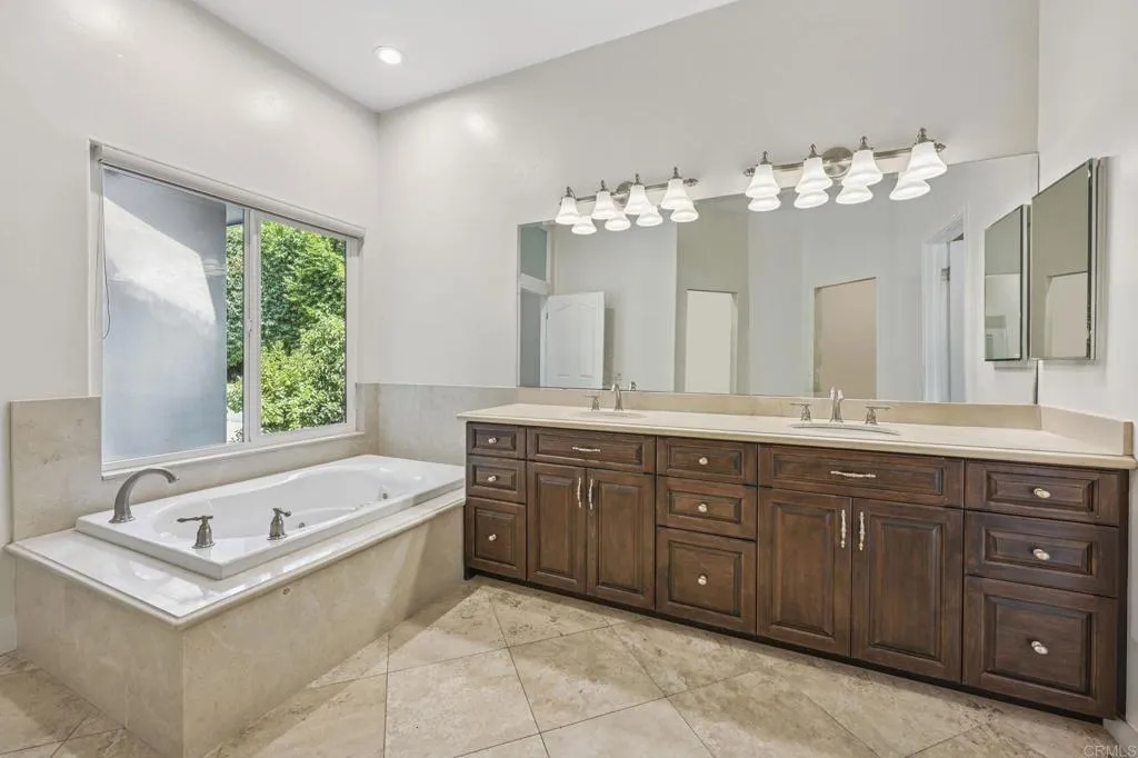 https://cdn.realtyfeed.com/cdn/127/306518490/3ddbcdfd652f8d288b9e2c80a478e11d.webp