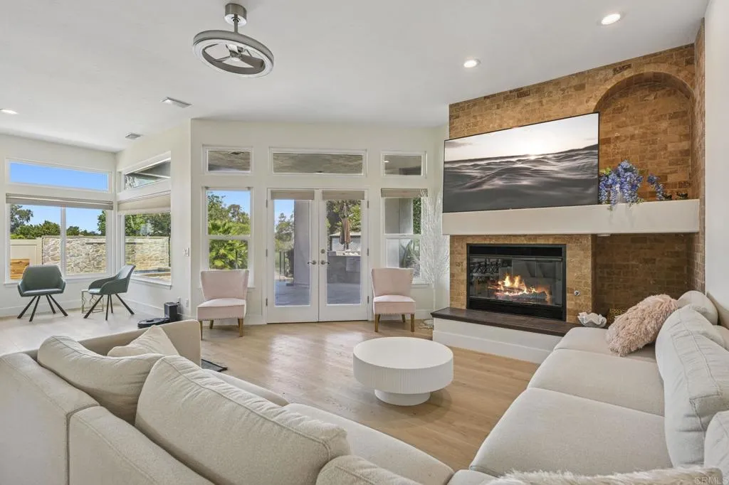 https://cdn.realtyfeed.com/cdn/127/306518490/8042c0683f6b53212b9a69567ca1cf7a.webp