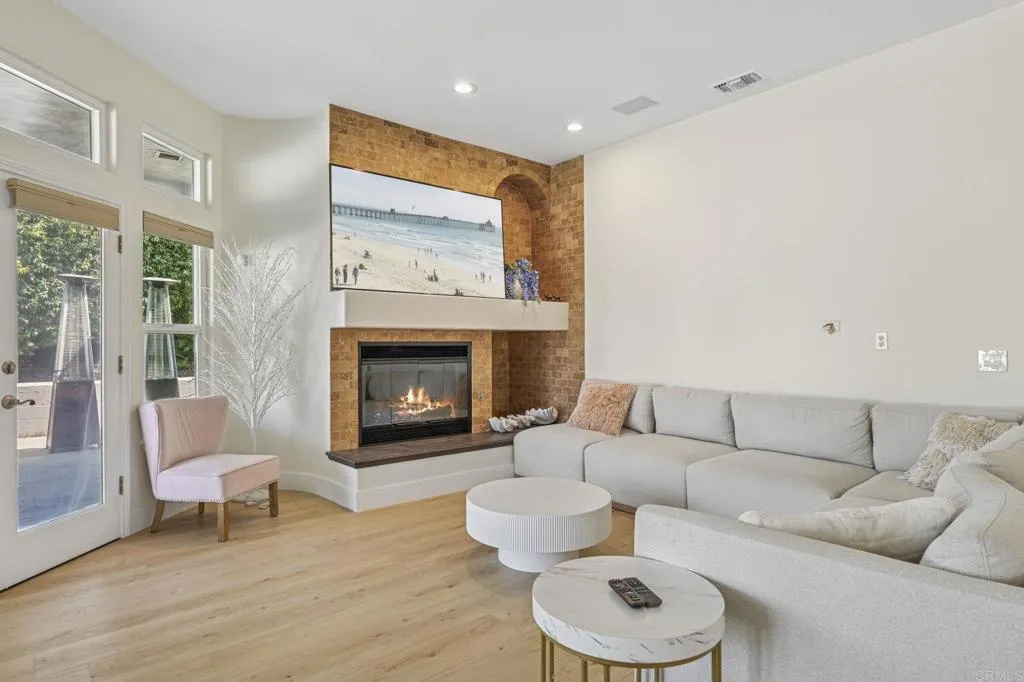 https://cdn.realtyfeed.com/cdn/127/306518490/826ac73db1af74a8bff3ed0708149e2a.webp