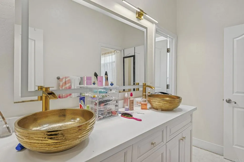 https://cdn.realtyfeed.com/cdn/127/306518490/b4933835b6b0492650ae39b541cdc189.webp