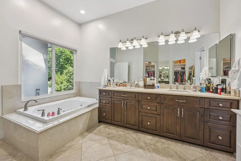 https://cdn.realtyfeed.com/cdn/127/306518490/f465313c72142425f1389a70f79ee4ef.webp