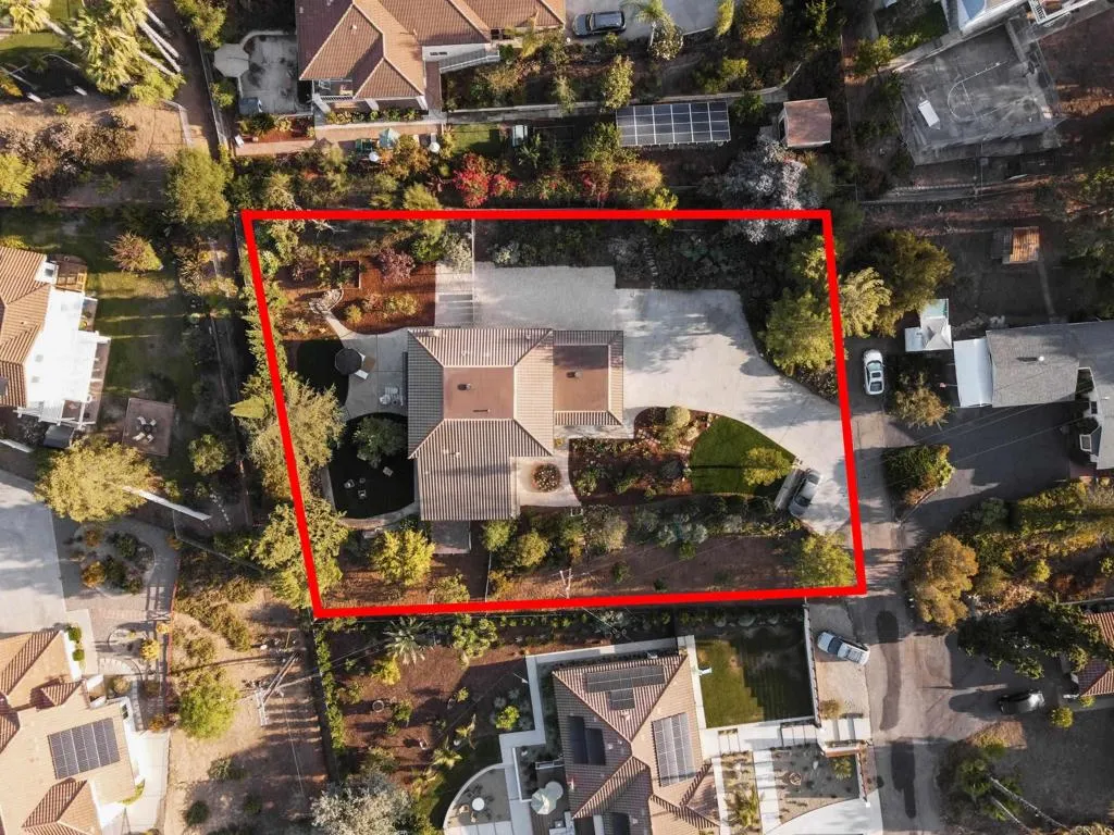 https://cdn.realtyfeed.com/cdn/127/306518492/73b30675cceb1ae1376b86787986e004.webp