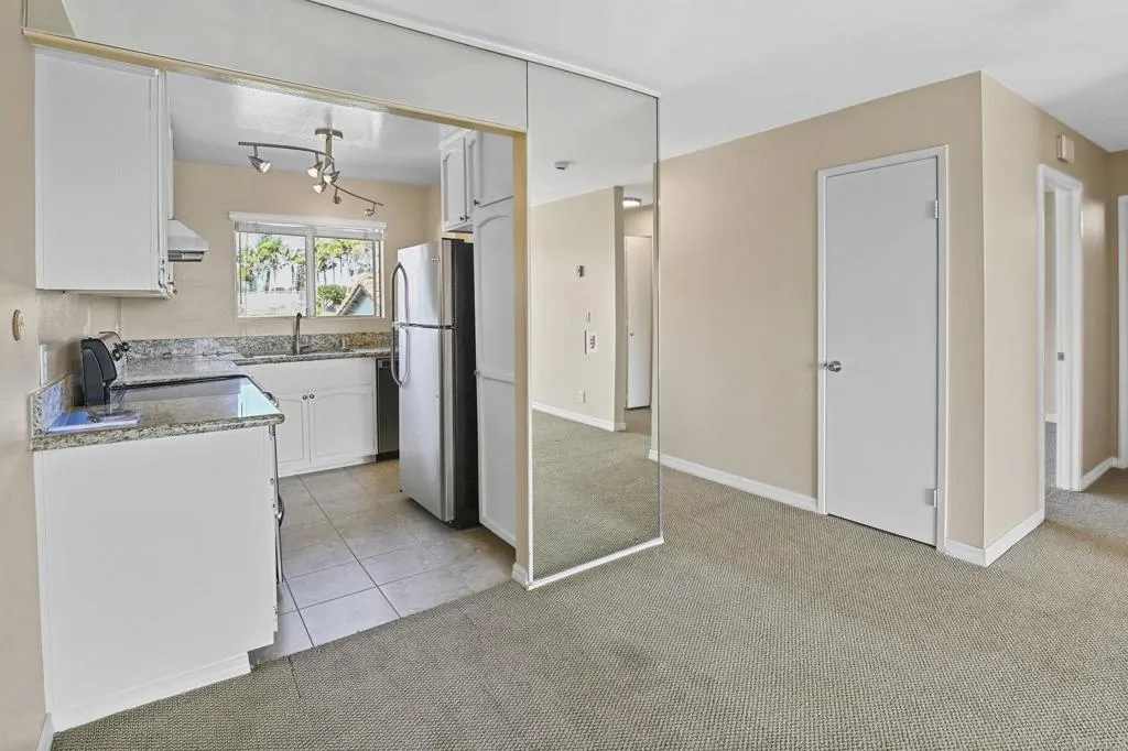 https://cdn.realtyfeed.com/cdn/127/306518525/e4802c6e53ef556f9b579773fe6a3dd1.webp