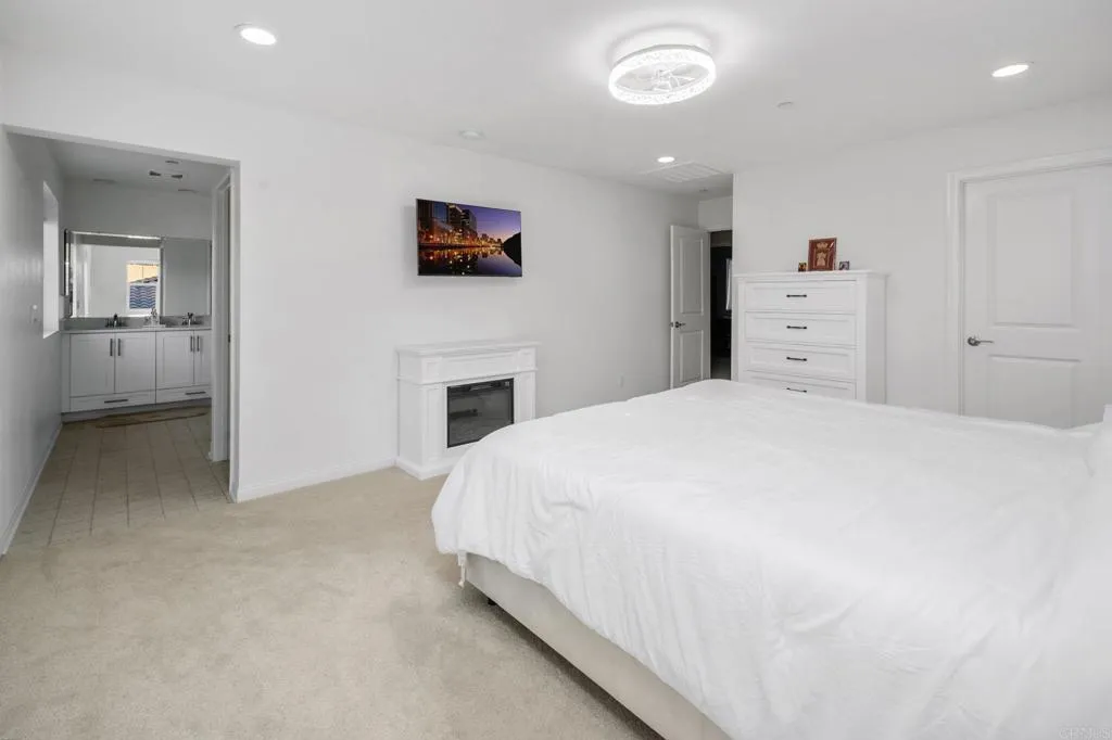 https://cdn.realtyfeed.com/cdn/127/306518548/1c6961e8815c6a7aa94cf9b87c99ada5.webp