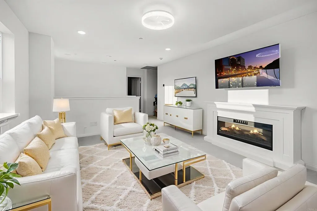 https://cdn.realtyfeed.com/cdn/127/306518548/3e57bd88341cfefb619cadc709798bd8.webp
