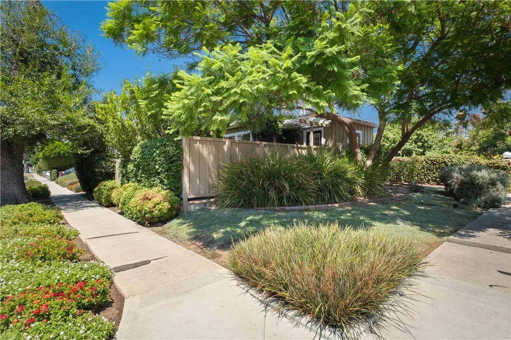 Sherman Oaks, CA 91401