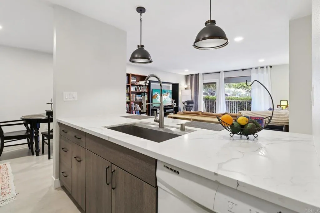 https://cdn.realtyfeed.com/cdn/127/306518576/0ed4c0a347bb79f917fc71b92b4d0e79.webp