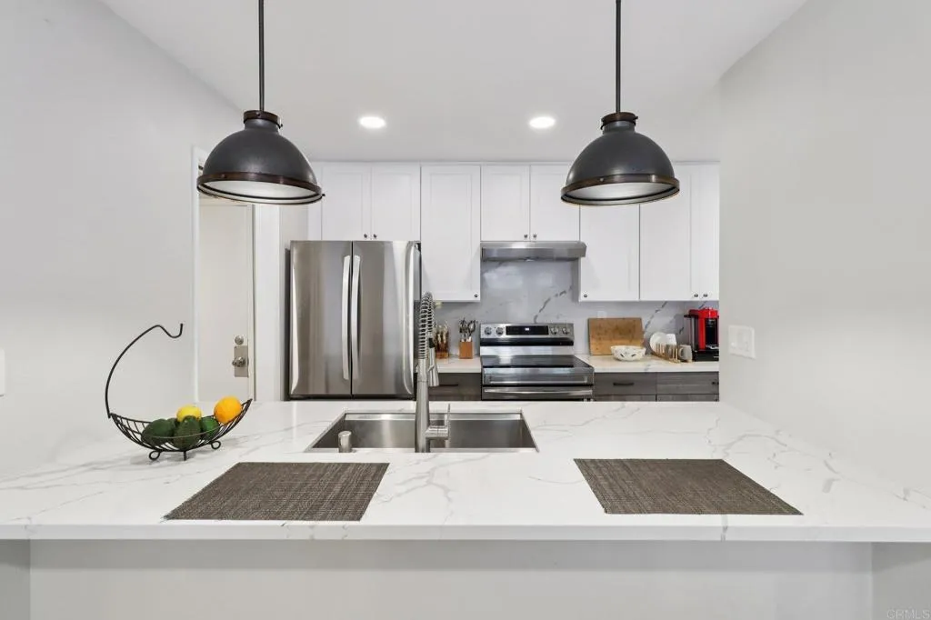 2306 Altisma Way UNIT 213, Carlsbad, CA, 92009