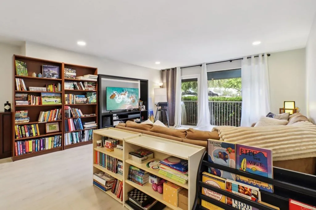 https://cdn.realtyfeed.com/cdn/127/306518576/aaf996f6a94adba612e681c14e8bf7f6.webp