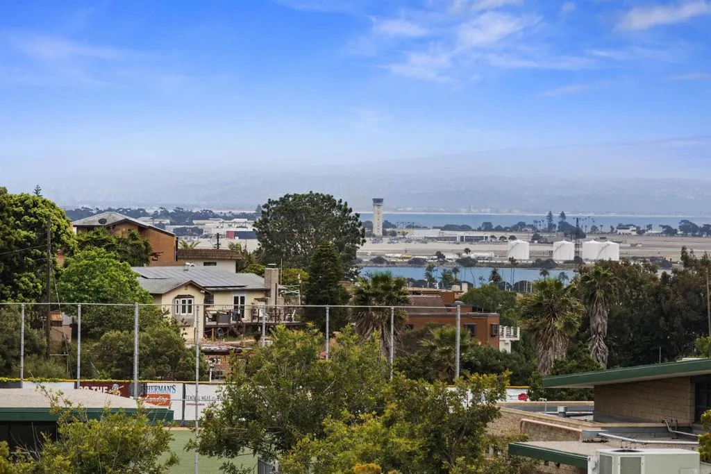 https://cdn.realtyfeed.com/cdn/127/306518580/023cdf61a7d163eb6176eea1890beb84.webp