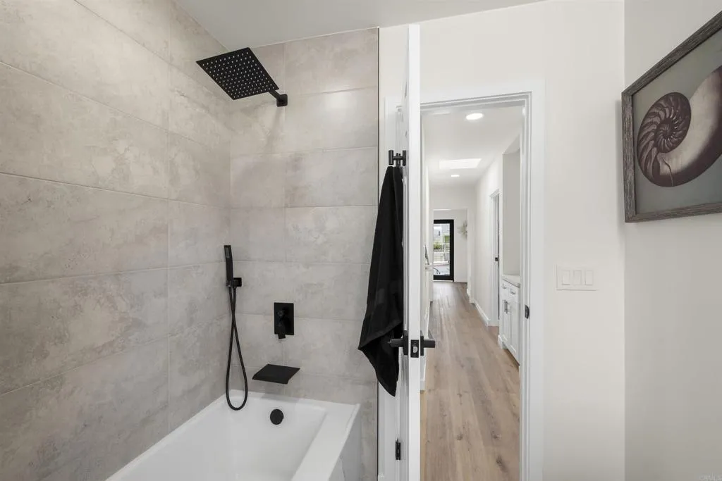 https://cdn.realtyfeed.com/cdn/127/306518580/3a56b6ab660ebf334c7335fa1b4568ea.webp