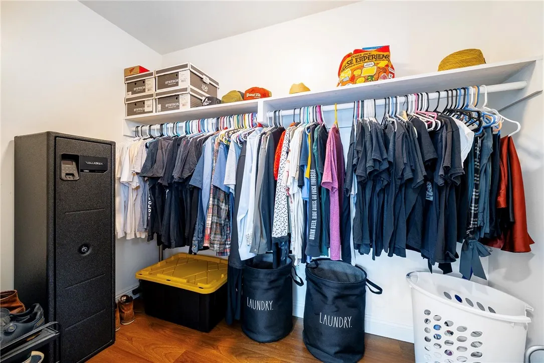 https://cdn.realtyfeed.com/cdn/127/306518585/8dc7fc7386394e57778a40876423920f.webp