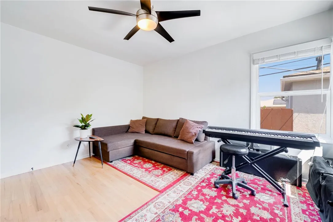 https://cdn.realtyfeed.com/cdn/127/306518585/a1813e4848ef7f74c3bdffb64f3c652f.webp