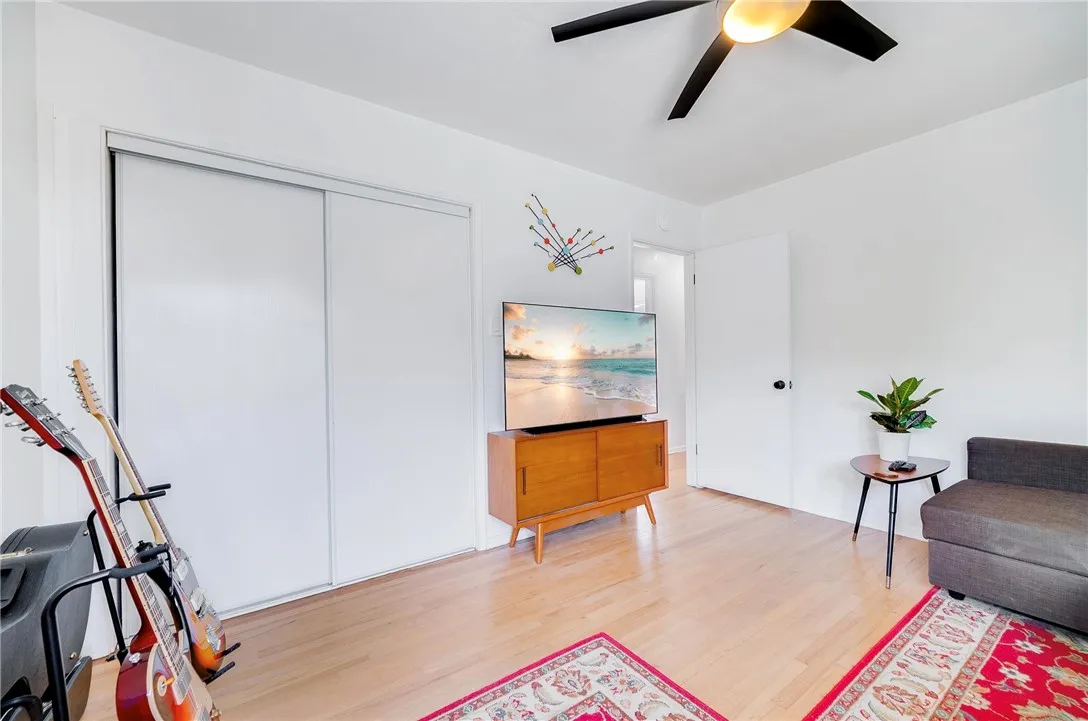 https://cdn.realtyfeed.com/cdn/127/306518585/a960cf5bee4a2d363d4bf6fd3052c879.webp