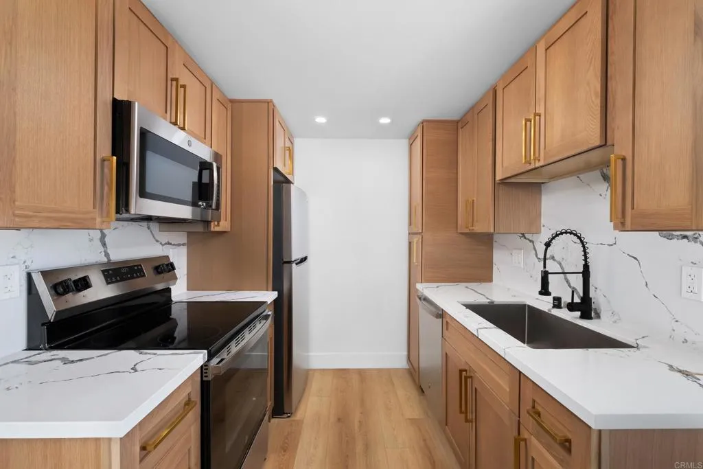 MLS: PTP2506201 Condo For Sale