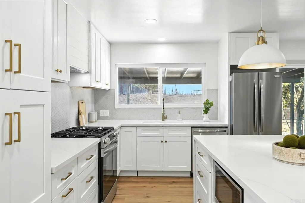 https://cdn.realtyfeed.com/cdn/127/306518674/8d59d054fde9e2990646b865e3b76c42.webp