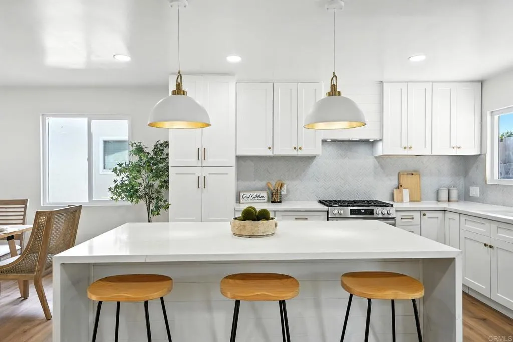 https://cdn.realtyfeed.com/cdn/127/306518674/da724892f3b63624b5295f0c602851ac.webp