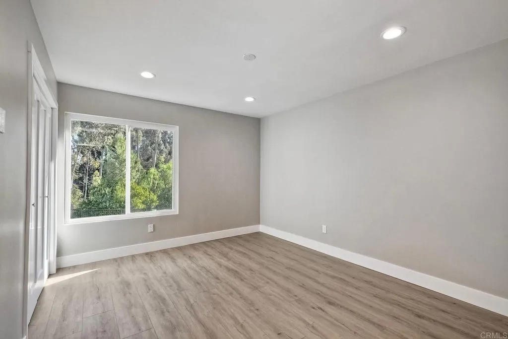 https://cdn.realtyfeed.com/cdn/127/306518676/6dcbb7515a48e2f4d7aa699a3b4bc821.webp