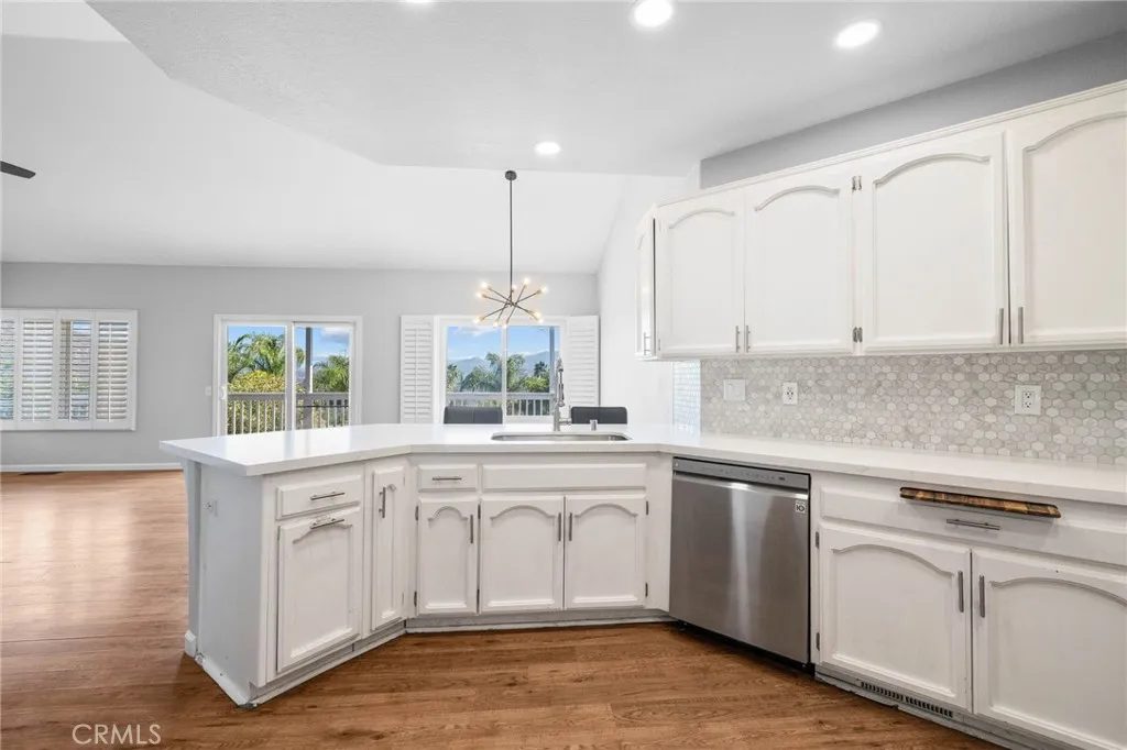 https://cdn.realtyfeed.com/cdn/127/306518678/454610b34b1321424c3634fba39d6ea9.webp