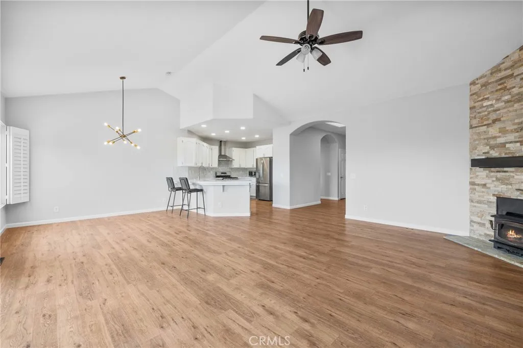 https://cdn.realtyfeed.com/cdn/127/306518678/b359b7722870f24f41838a32ca97fa3e.webp