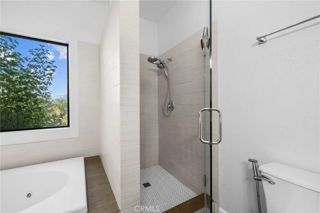 https://cdn.realtyfeed.com/cdn/127/306518678/c6f2db9902b9015e7378473b6700eb0c.webp