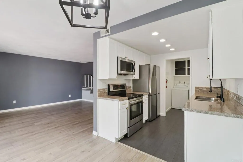 https://cdn.realtyfeed.com/cdn/127/306518712/607fb0144fd4de966d9123d917c22470.webp